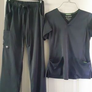 Pewter gray Healing Hands scrub set. Top-size small. Pants-size xsmall petite.